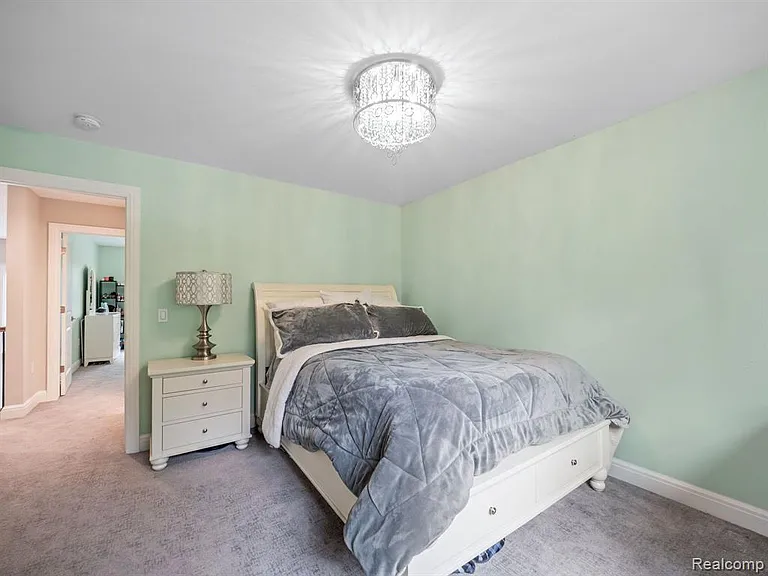 3511 Lakecrest Dr — Photo 46