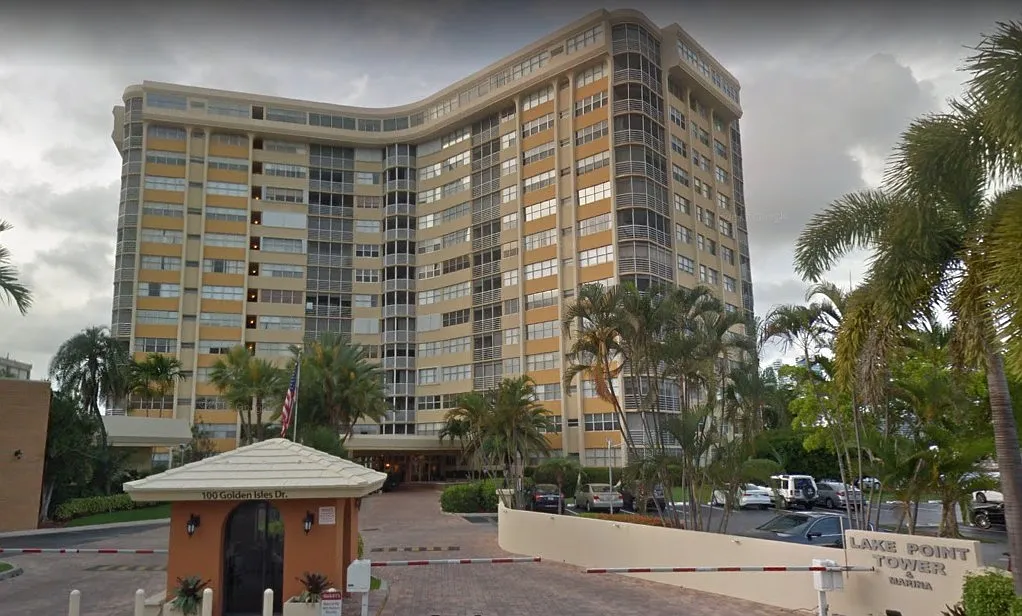 Building Photo - 100 Golden Isles Dr #4