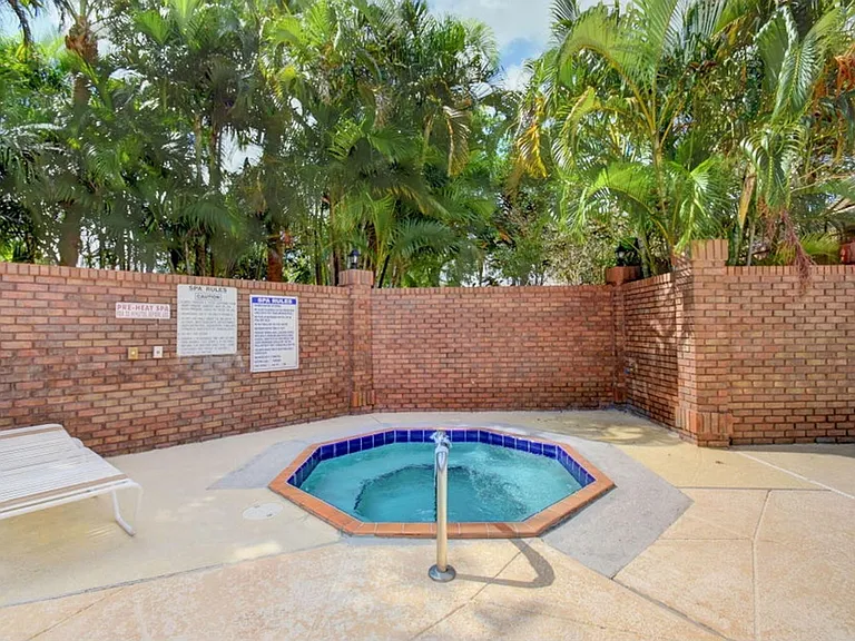 1004 Landings Blvd — Photo 34