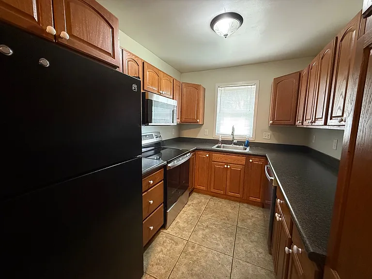 107 E Poplar St — Photo 10