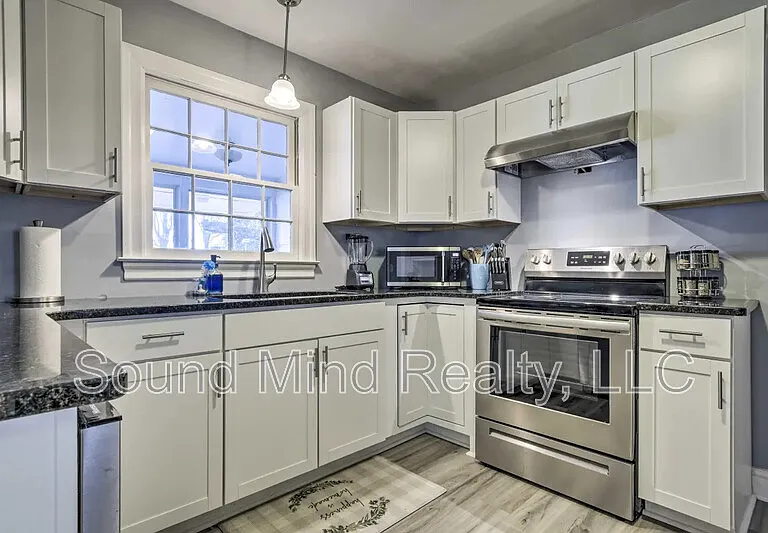 144 Parkwood Cir — Photo 10
