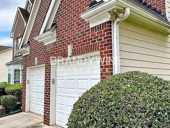 3rd image of 5209 Lakerock Dr SW