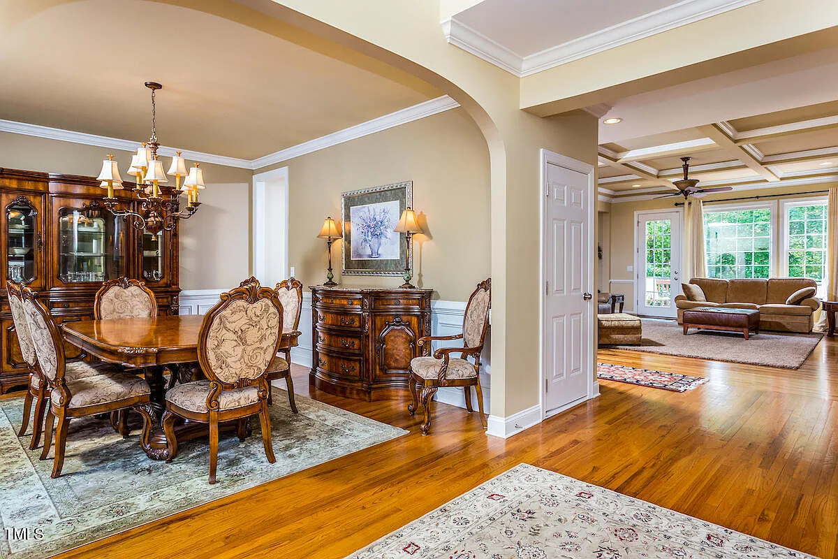 5 bed, 4.0 bath, $4,500 — Photo 2