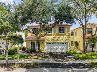 909 Garnet Cir, Fort Lauderdale, FL 33326