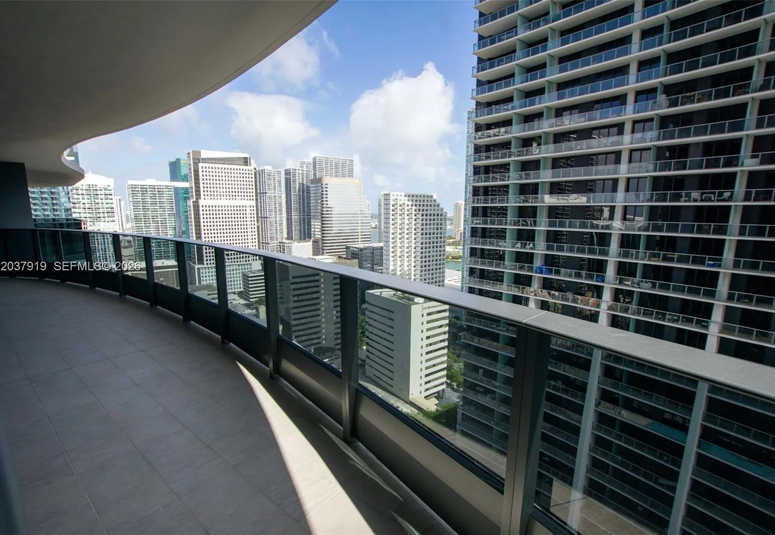 Brickell Flatiron Condo — Photo 2