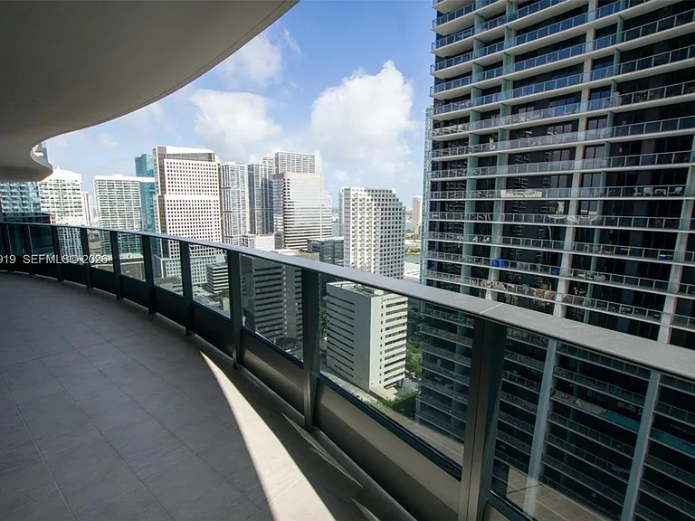 1000 Brickell Plz #2809 — Photo 2