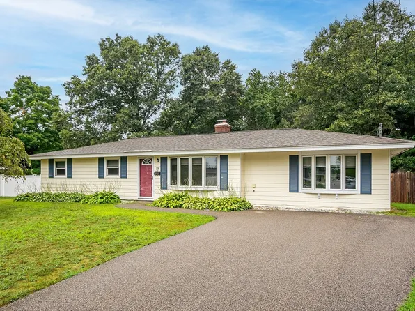 15 David Rd, Framingham, MA 01701
