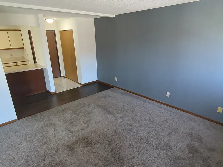 Regency East Apartments — Photo 27