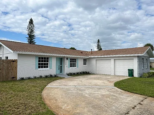 1385 S Harbor Dr Photo 1