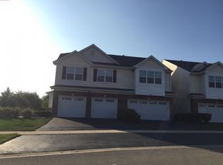 256 S Oak Creek Ln, Romeoville, IL 60446
