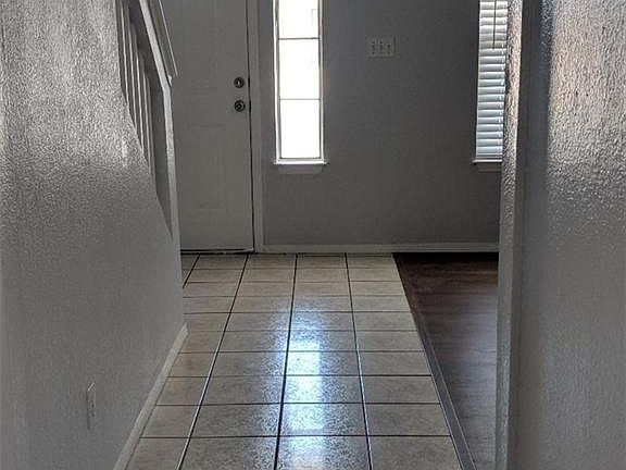 3rd image of 11988 Waterside Dr