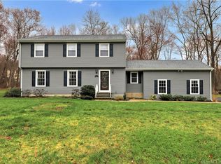 33 Redcoat Ln, Monroe, CT 06468