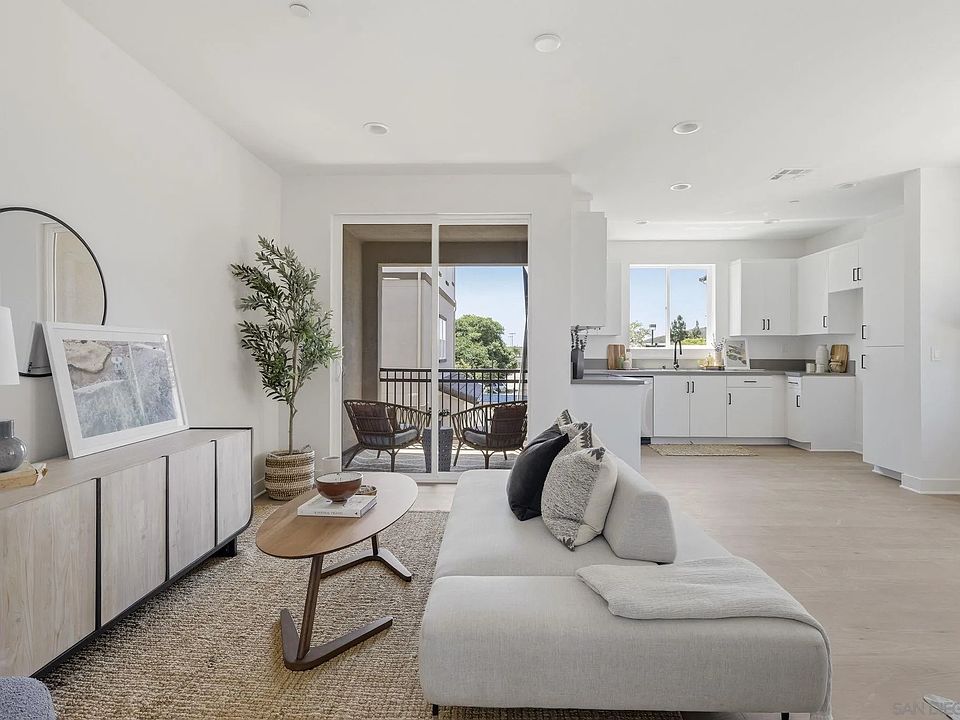1st image of 400 Zoey Ln