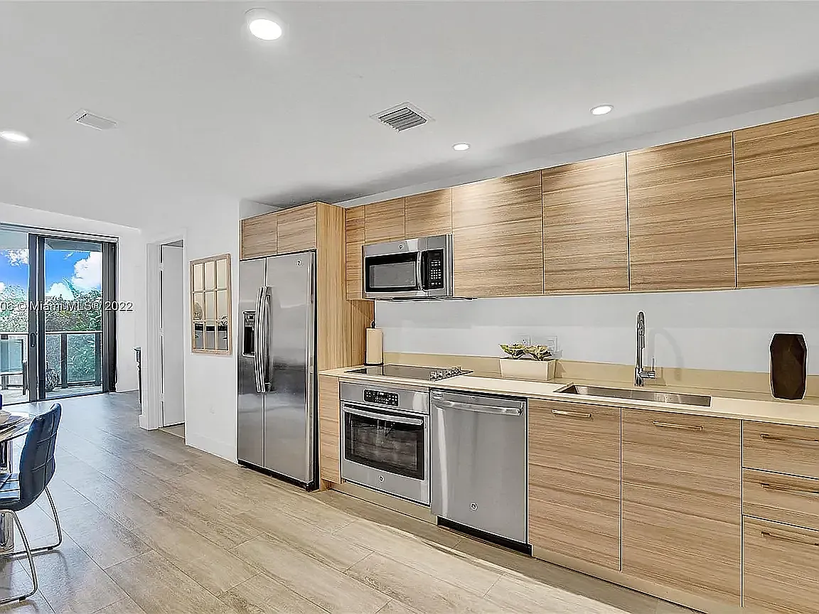 1 bed, 681 sqft, $2,950 — Photo 2