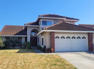 2046 Fieldcrest Dr, Milpitas, CA 95035