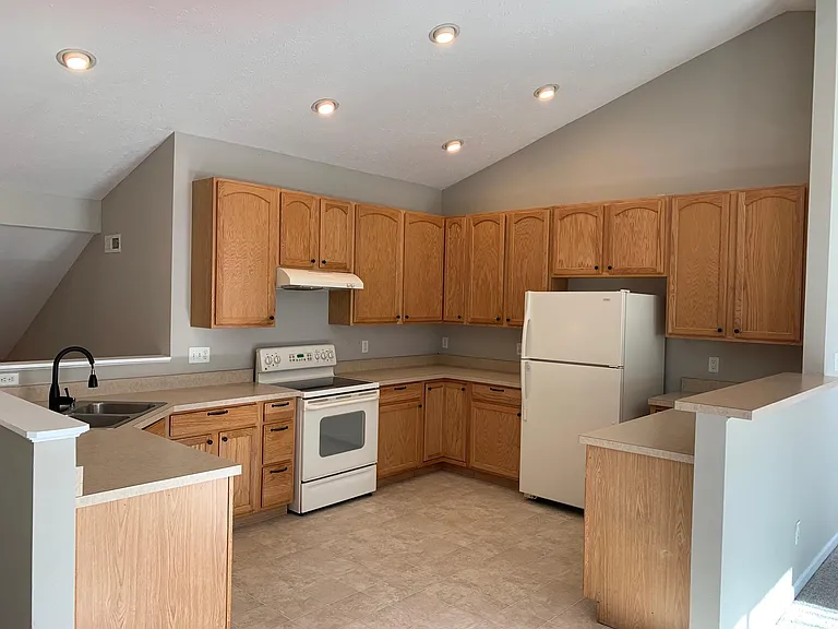 3857 Thorngate Dr — Photo 5