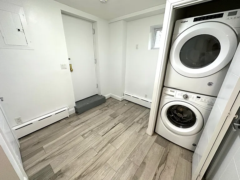 320 E 6th St #CH — Photo 22