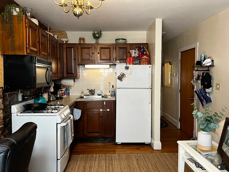 80 Phillips St #2 — Photo 5