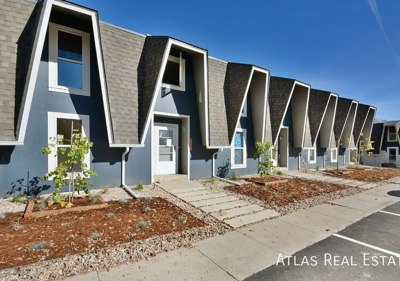 Cannot Miss Affordable 4 Bed 2.5 Bath Townhouse Near Boulder Reservoir and Gunbarrel. Private Fen... — Photo 4