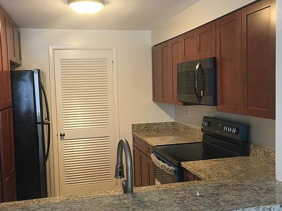 3rd image of 1012 Mycroft Ct #B