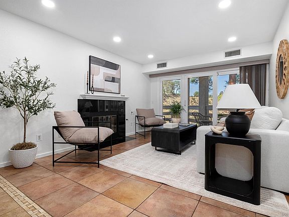 5th image of 7263 Camino Degrazia Unit 32