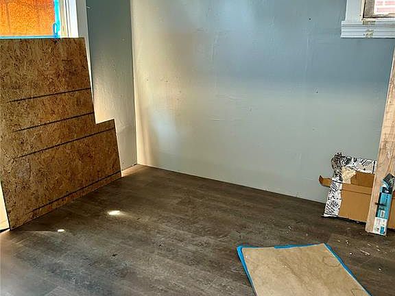 2nd image of 5917 Harney Ave