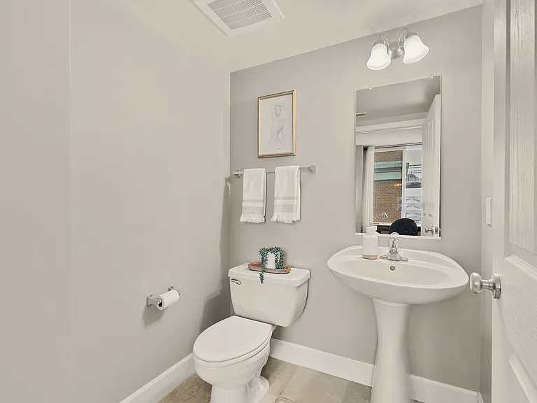 1220 N Fillmore St #810 — Photo 27