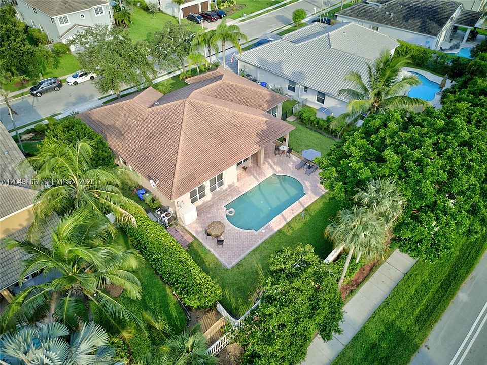 1st image of 744 SW 159th Ln