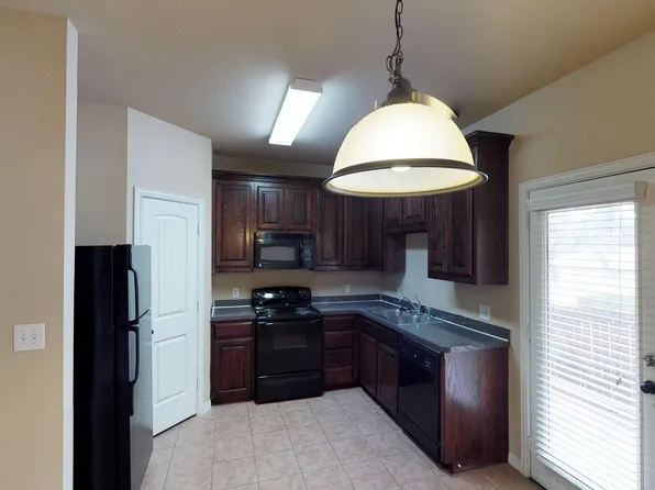 1201 Bernard Street - 2 bedroom/2.5 bath - Walking Distance to University of North Texas