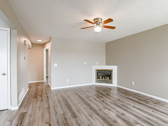 2nd image of 2700-2730 N 1st St #6