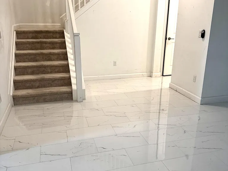 9001 Zevon Ct — Photo 12