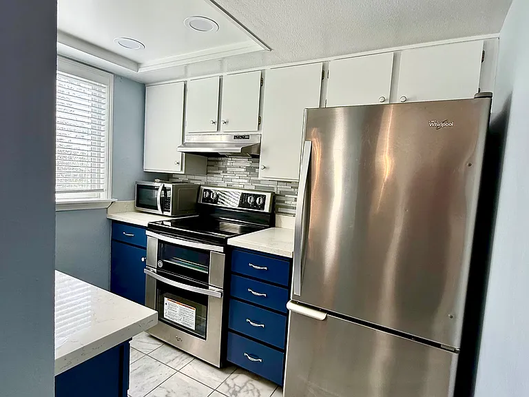 1515 E Union St #304 — Photo 7