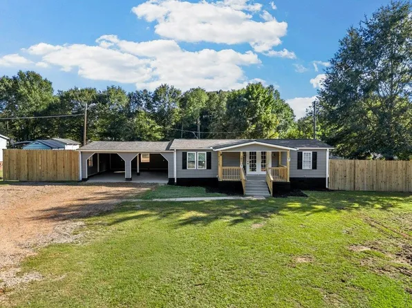 201 Foxfire Rd, Cowpens, SC 29330