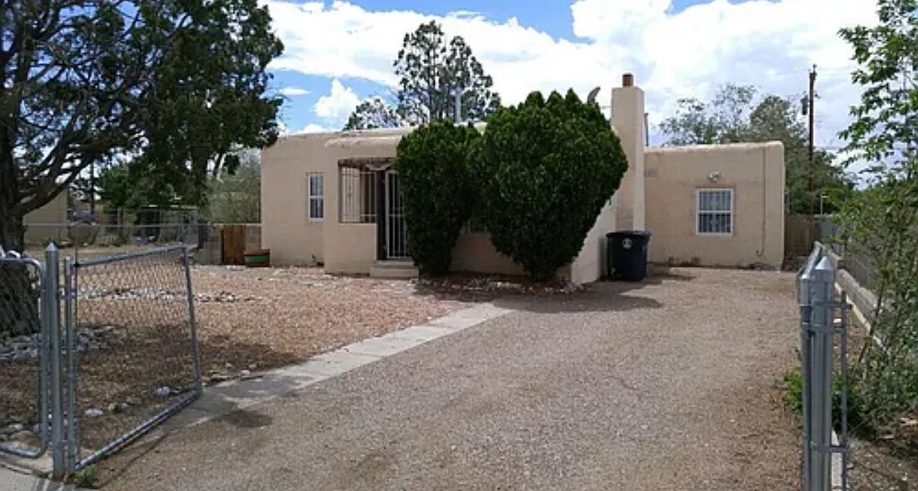 3 bed, 1250 sqft, $1,500 — Photo 1