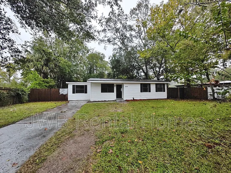 4737 Portsmouth Ave — Photo 2