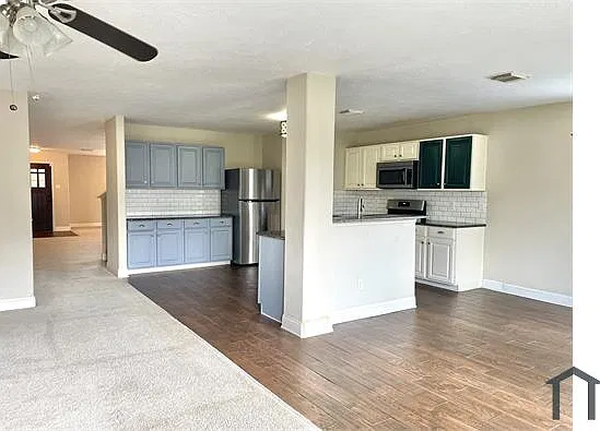 6 bed, 3674 sqft, $4,000 — Photo 3