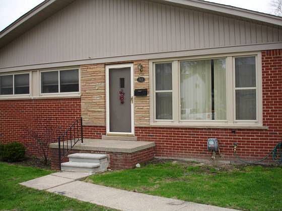 1st image of 743 W Baker Ave