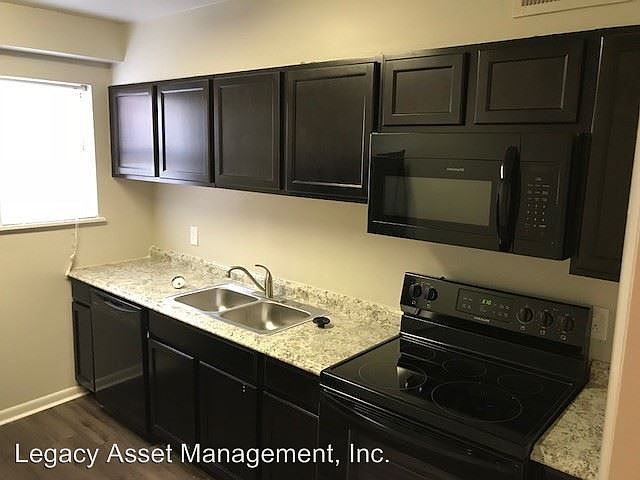 1st image of 705 W Putman St APT K1