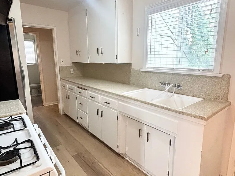 215 Avenida Granada — Photo 9