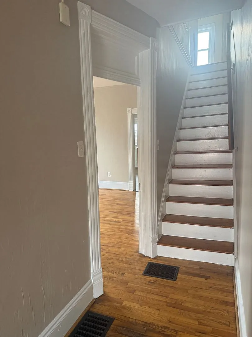Duplex located on West Side Ave — Photo 3