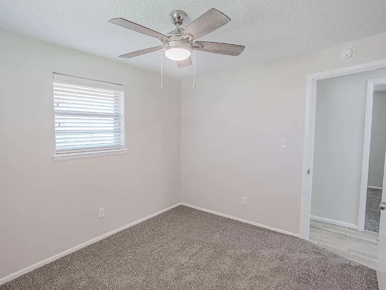 725 Butler St — Photo 19