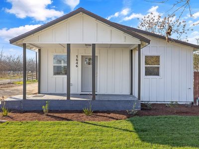 5646 N 11th Avenue, Hanford, CA, 93230