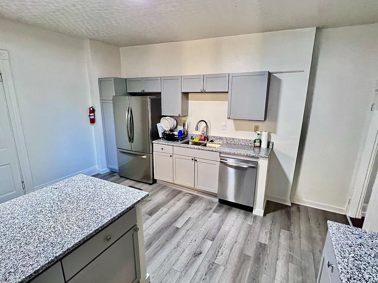 5 bed, 2500 sqft, $3,500 — Photo 1