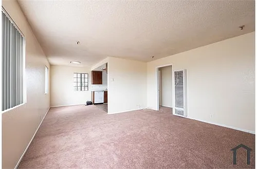14110 Kornblum Ave Photo 1