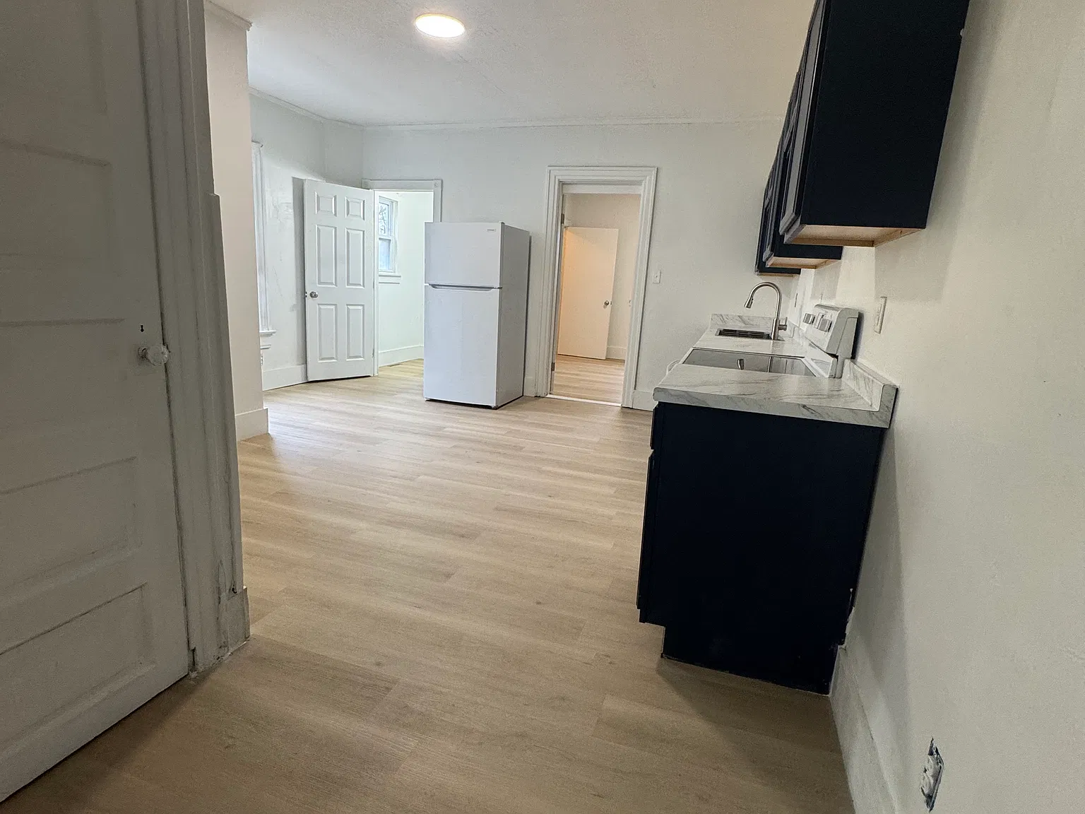 4 bed, 1.5 bath, 1650 sqft, $1,400 — Photo 3