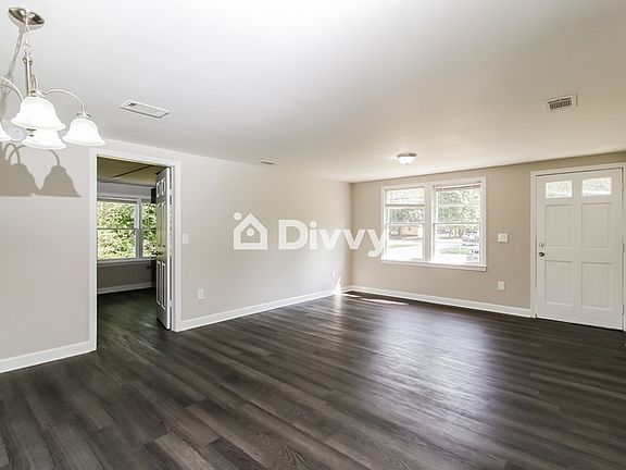 3rd image of 3909 Maggie Dr SE