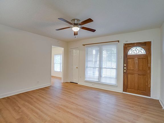 3rd image of 509 Treys Way