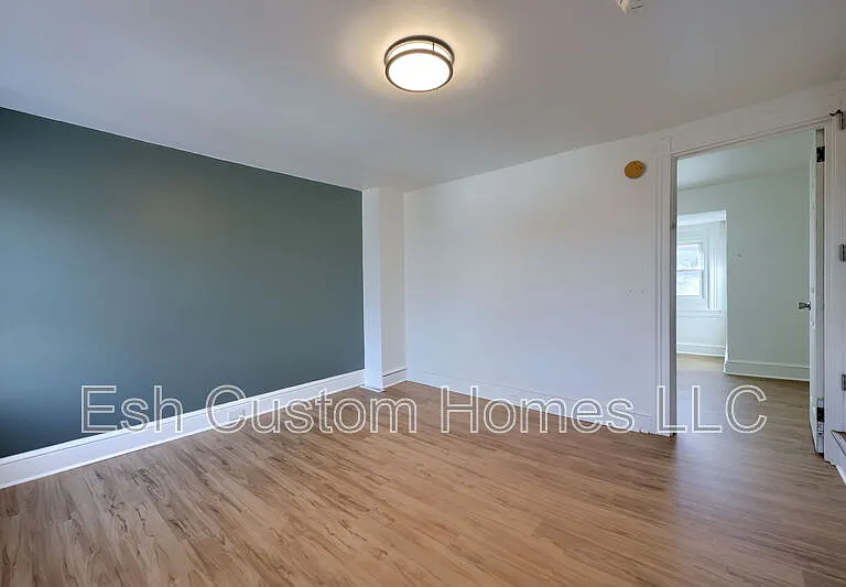 227 S Ann St — Photo 26