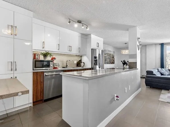 1213 N 13th Ave SW #802, Calgary, AB T3C 0T2