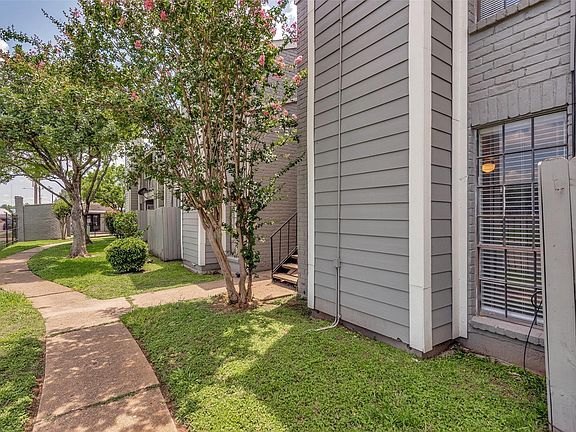 5th image of 12500 Sandpiper Dr APT 11